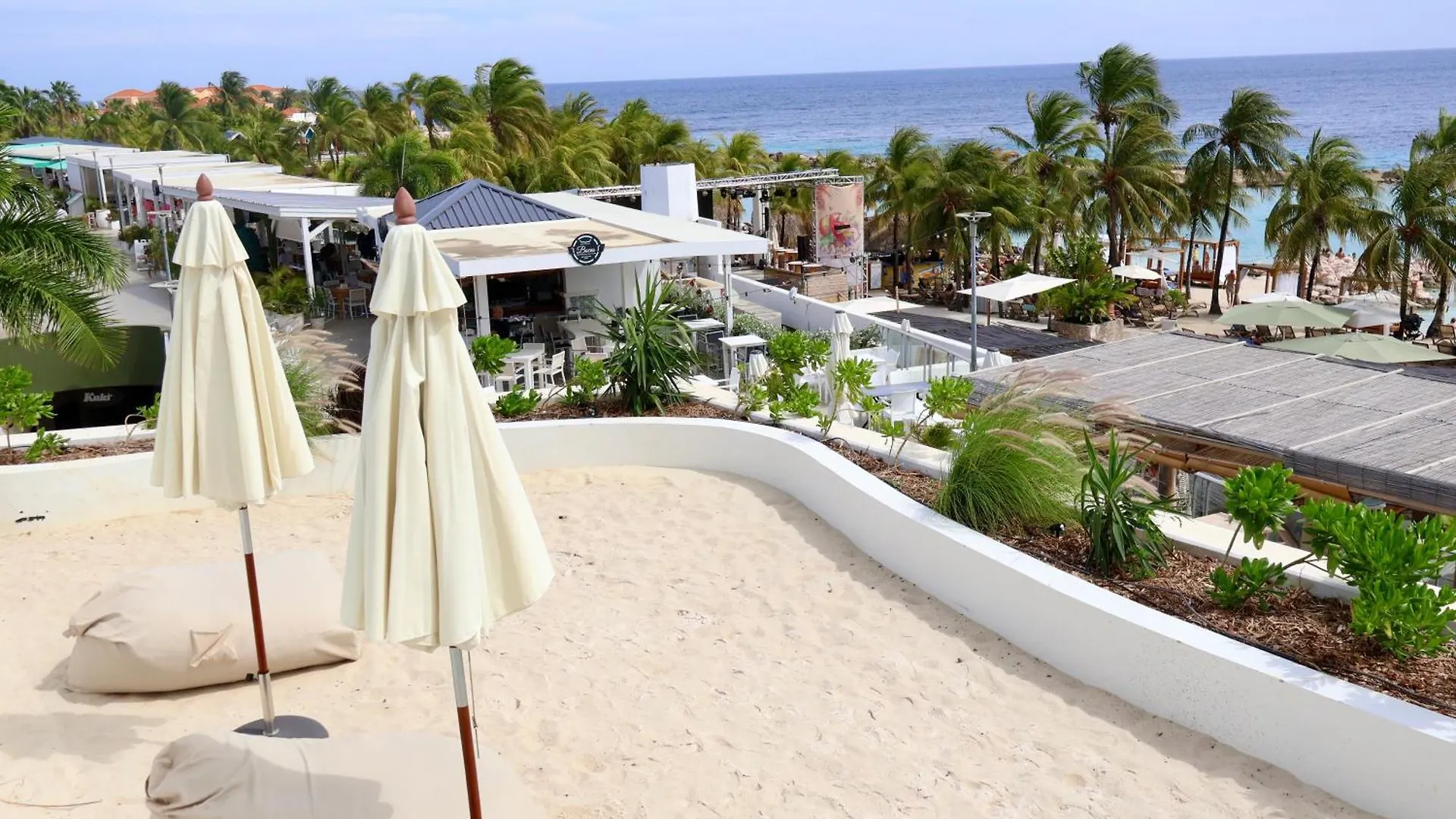 One Mambo Number 12 Beach Apartment Willemstad