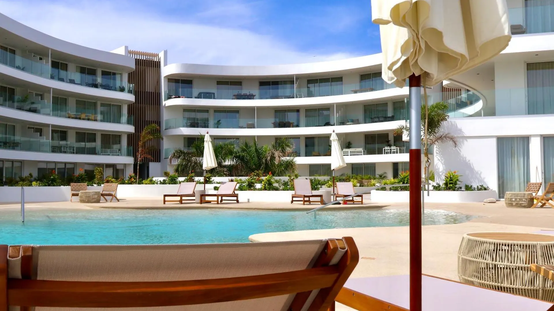 One Mambo Number 12 Beach Apartment Willemstad
