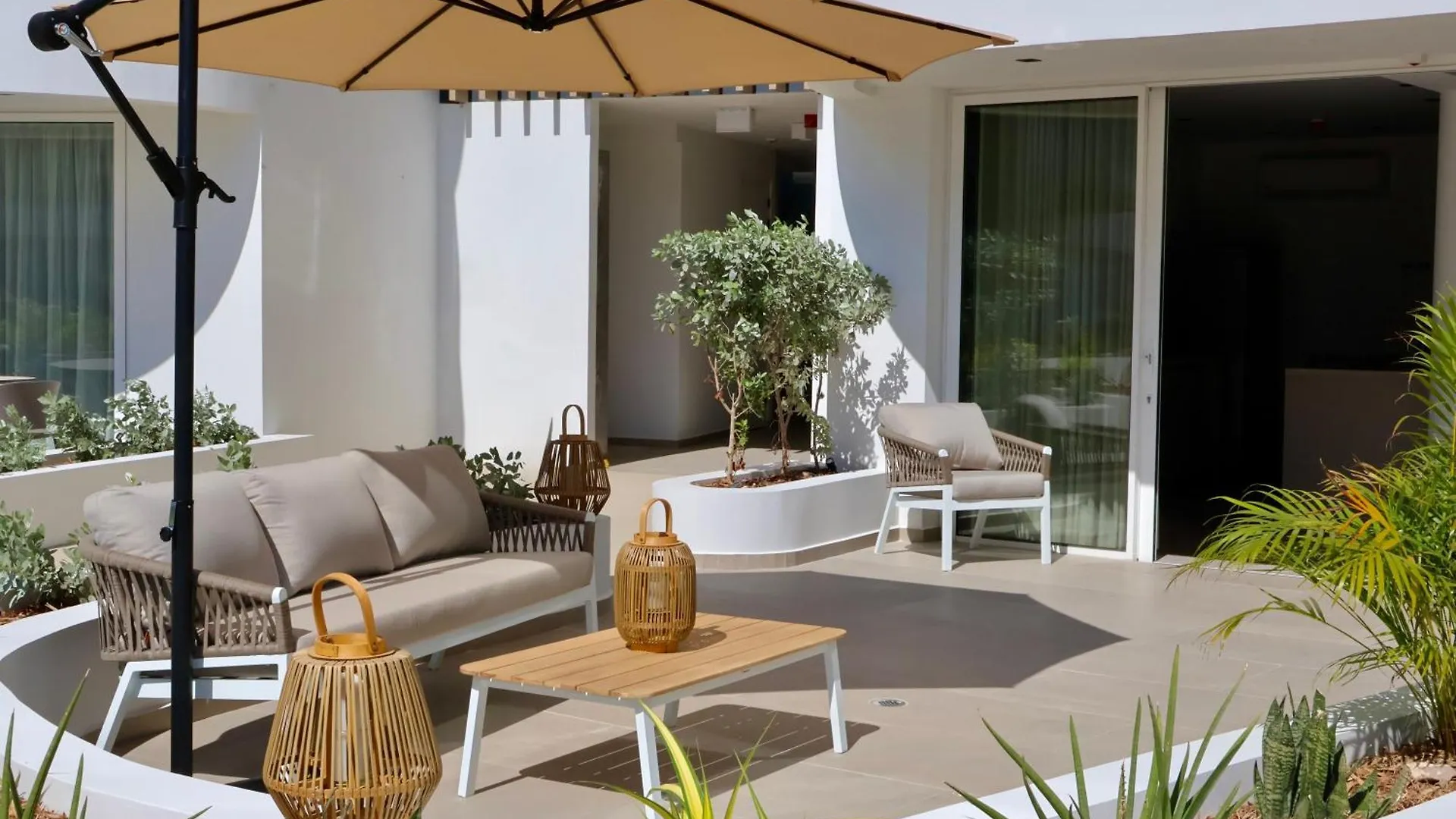 One Mambo Number 12 Beach Apartment Willemstad Curaçao