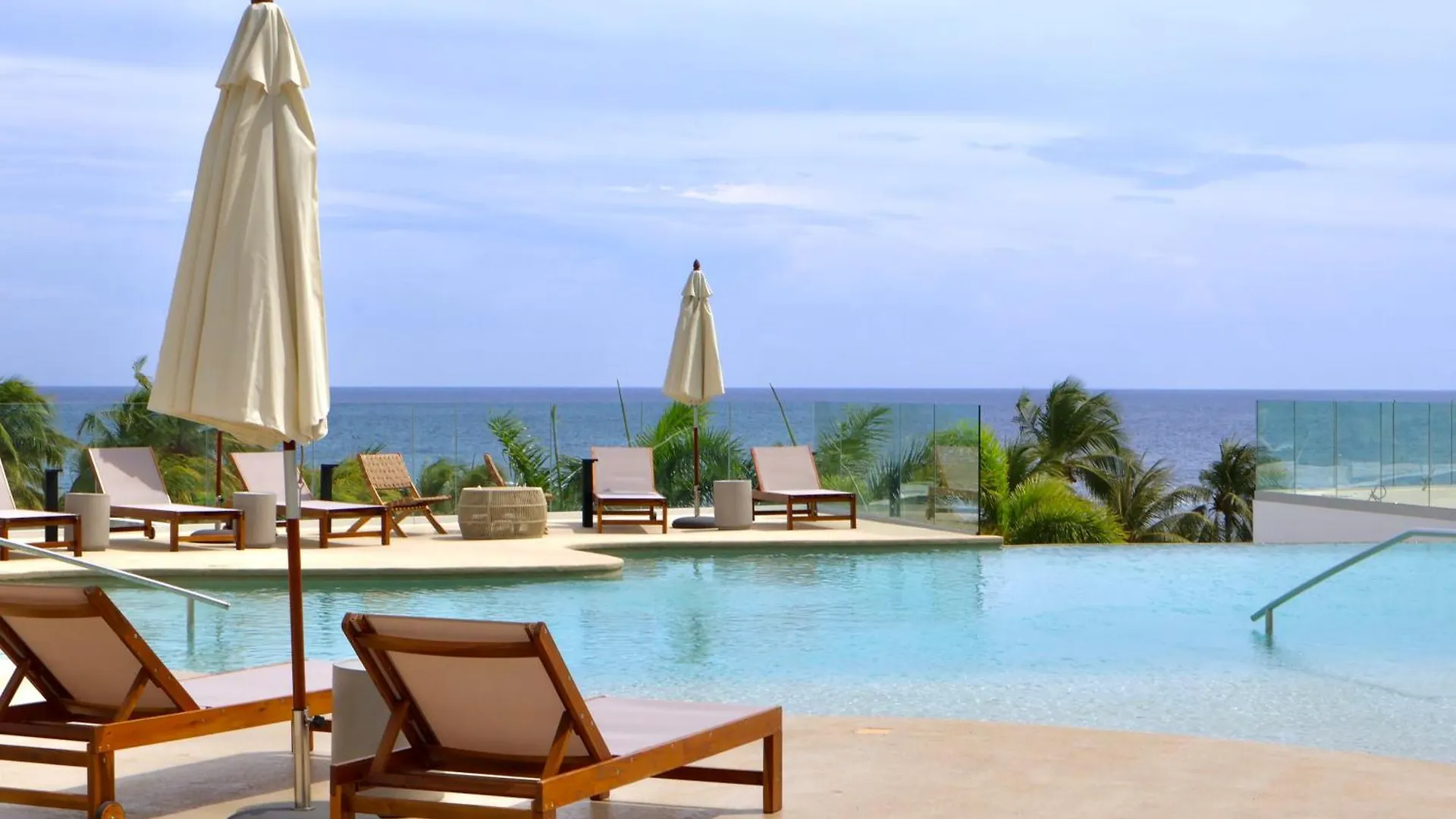 One Mambo Number 12 Beach Apartment Willemstad