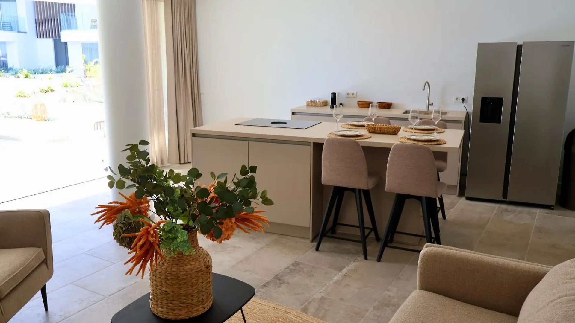 One Mambo Number 12 Beach Apartment Willemstad