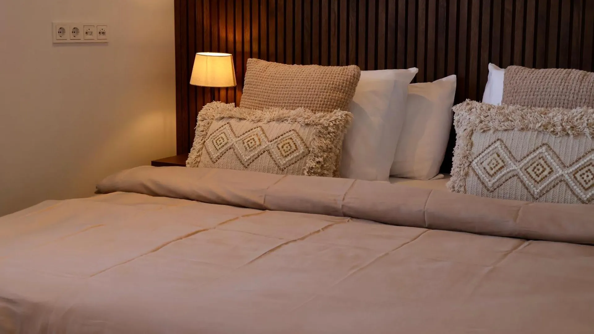 One Mambo Number 12 Beach Apartment Willemstad